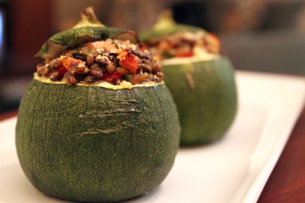 Post image for 8-ball Zucchini Stuffed with Vegetable Lentil Medley