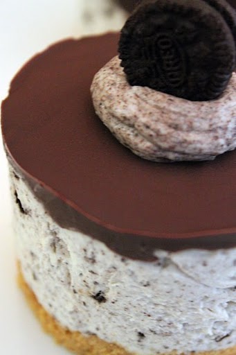 Post image for Oreo Cookie No-Bake Cheesecake