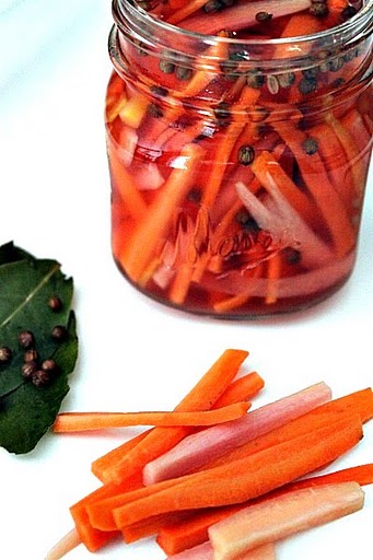 Post image for Pickled Rainbow Carrot Sticks