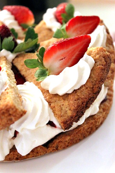Post image for Strawberry Shortcake Cake