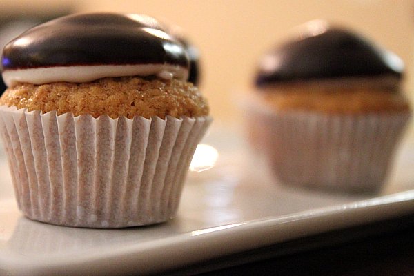 Post image for Mini Mallomar Cupcakes