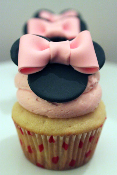 Post image for Vanilla Bean Cupcakes