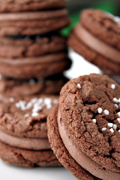 Post image for Nutella Cookie Sandwiches