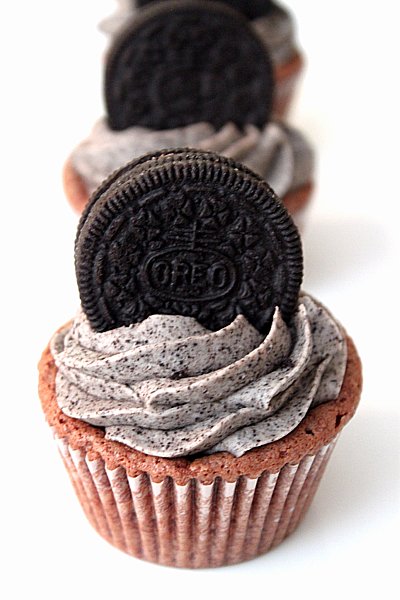 Post image for Kitchen Play: Play UP Dessert with OREO Brownie Cupcakes