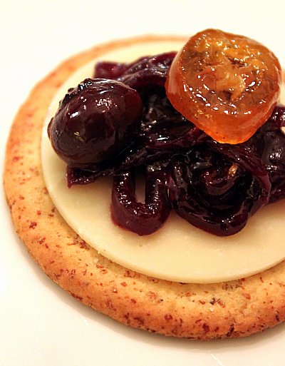 Post image for Blueberry Onion Jam with Candied Kumquats